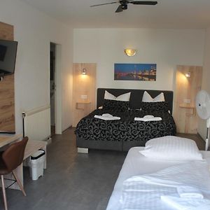 Dreibettzimmer